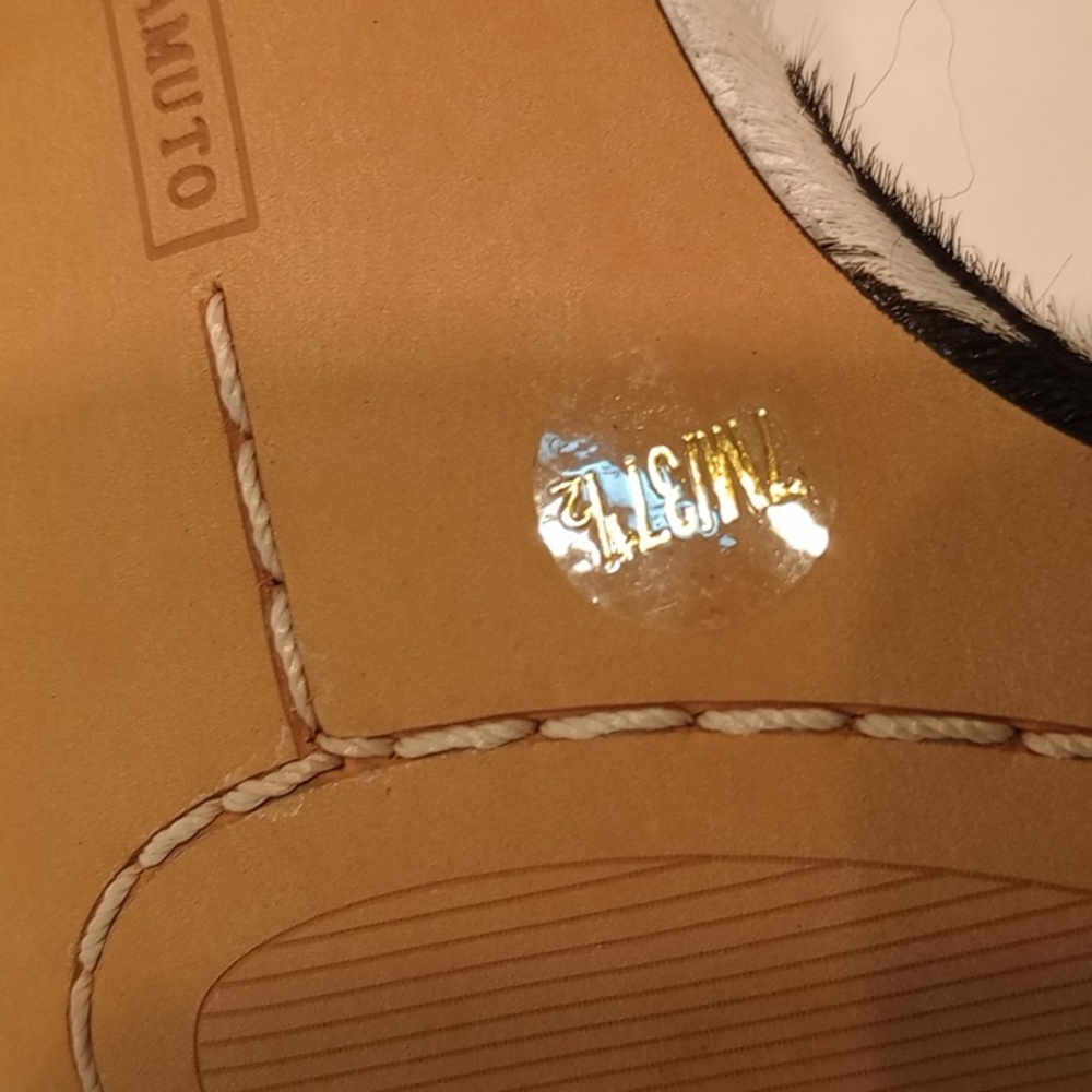 Vince Camuto Heeled Sandal - Picture 4 of 7